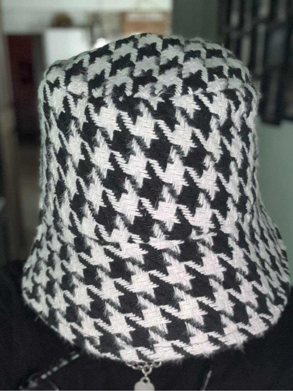 UEC Anne Klein Black and White Tweed Houndstooth Bucket Hat ADJUSTABLE ONE SIZE